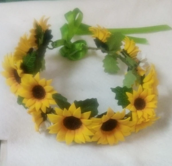 Diadema de girasoles(foami)'s foto | Creaciones Mi Bella Elena |  BizneCubano