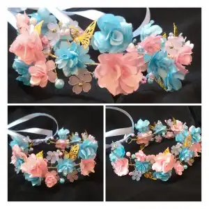 Diadema de aro base dorada rosas miniatura 1