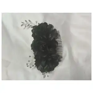 Peineta tres rosas y diamantes miniatura 1